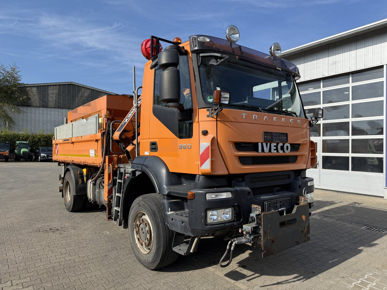 Iveco TRAKKER Kipper Kran TEREX 85.2 Salzstreuer - قلابات, شاحنة كرين: صور 1 Iveco TRAKKER Kipper Kran TEREX 85.2 Salzstreuer - قلابات, شاحنة كرين: صور 1