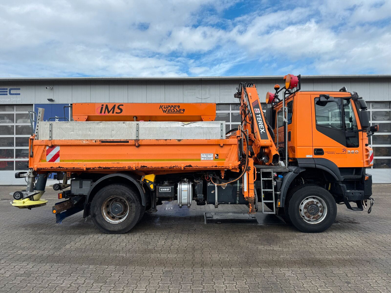 Iveco TRAKKER Kipper Kran TEREX 85.2 Winterdienst - قلابات, شاحنة كرين: صور 3 Iveco TRAKKER Kipper Kran TEREX 85.2 Winterdienst - قلابات, شاحنة كرين: صور 3