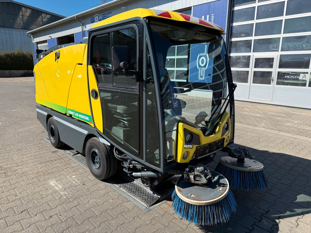 Johnston C202 Kleinkehrmaschine 2 M³ - 6.000 h - سياره كنس شوارع: صور 1 Johnston C202 Kleinkehrmaschine 2 M³ - 6.000 h - سياره كنس شوارع: صور 1