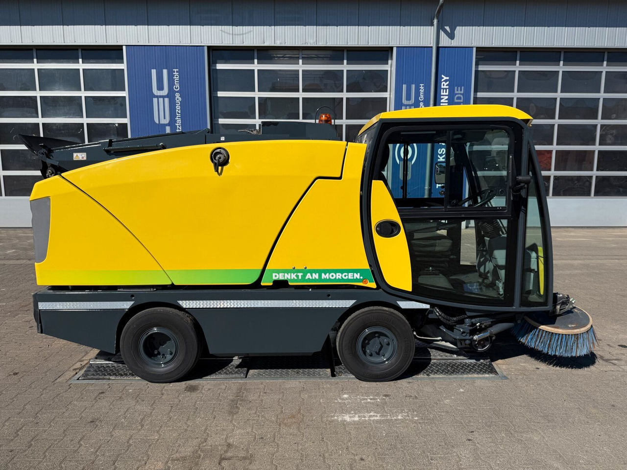 Johnston C202 Kleinkehrmaschine 2 M³ - 6.000 h - سياره كنس شوارع: صور 2 Johnston C202 Kleinkehrmaschine 2 M³ - 6.000 h - سياره كنس شوارع: صور 2