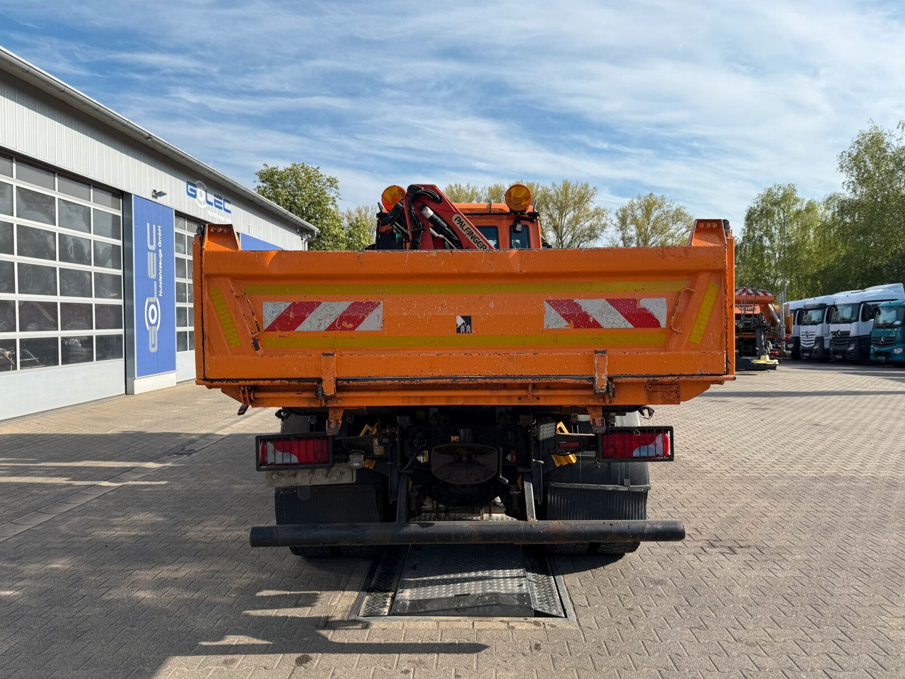 MAN TGA 18.360 4x4 Dreiseiten-Kipper Kran PALFINGER - شاحنة كرين: صور 4 MAN TGA 18.360 4x4 Dreiseiten-Kipper Kran PALFINGER - شاحنة كرين: صور 4