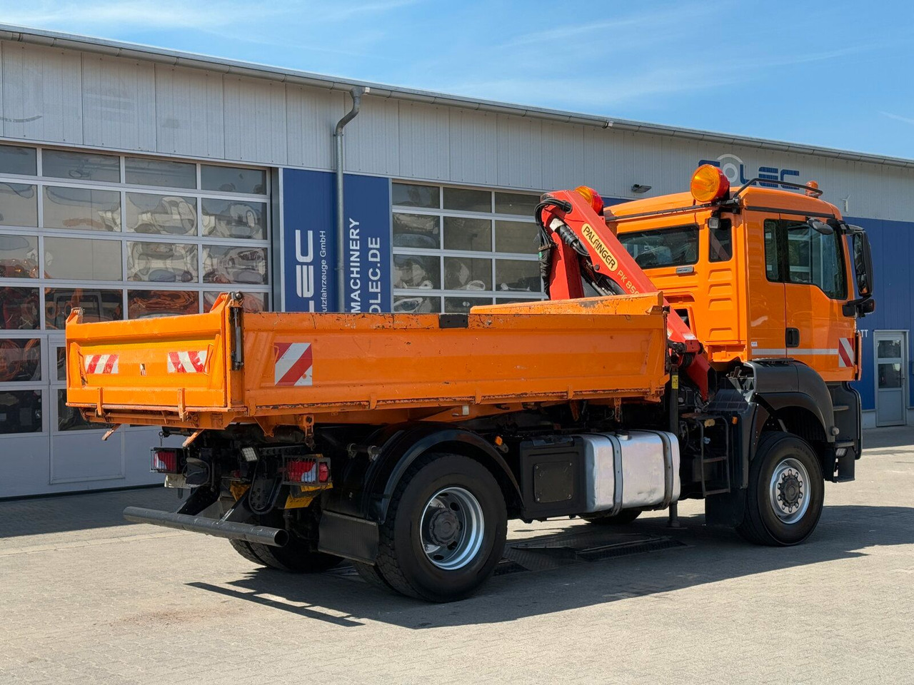 MAN TGA 18.360 4x4 Kipper Kran PALFINGER Winterd. - شاحنة كرين: صور 3 MAN TGA 18.360 4x4 Kipper Kran PALFINGER Winterd. - شاحنة كرين: صور 3