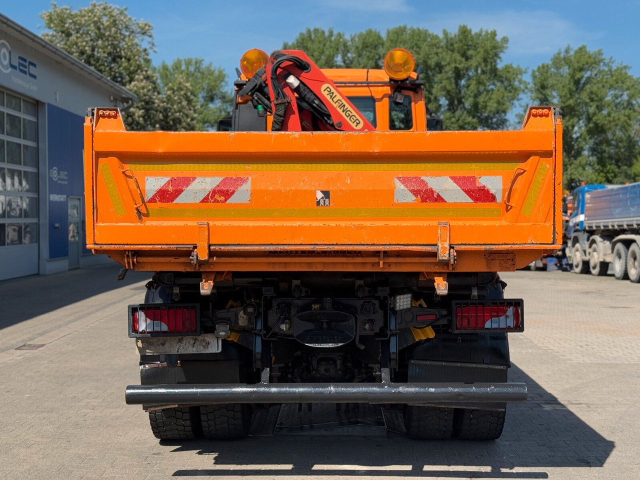 MAN TGA 18.360 4x4 Kipper Kran PALFINGER Winterd. - قلابات, شاحنة كرين: صور 4 MAN TGA 18.360 4x4 Kipper Kran PALFINGER Winterd. - قلابات, شاحنة كرين: صور 4