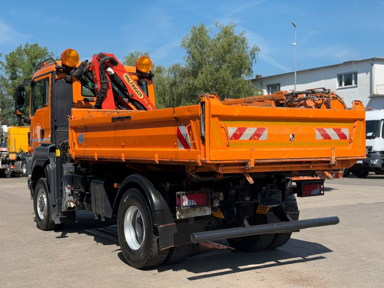 MAN TGA 18.360 4x4 Kipper Kran PALFINGER Winterd. - قلابات, شاحنة كرين: صور 5 MAN TGA 18.360 4x4 Kipper Kran PALFINGER Winterd. - قلابات, شاحنة كرين: صور 5