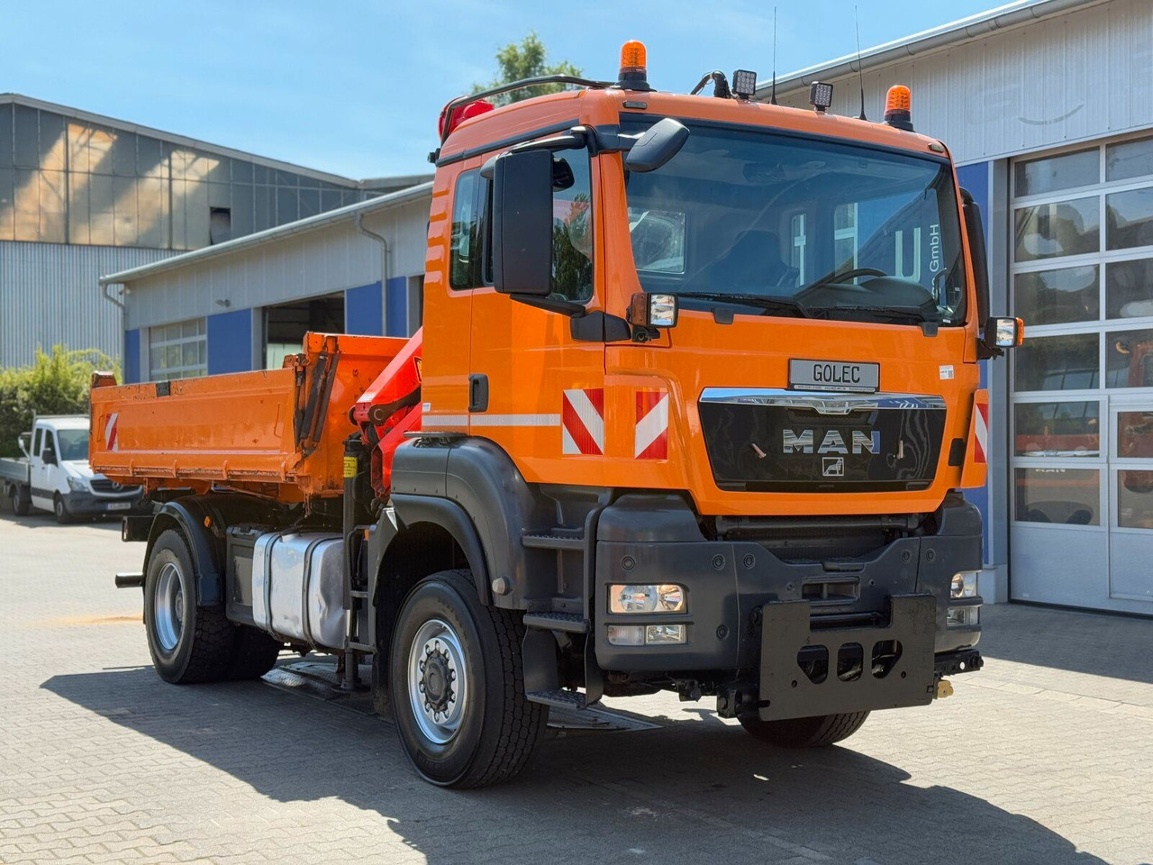 MAN TGA 18.360 4x4 Kipper Kran PALFINGER Winterd. - قلابات, شاحنة كرين: صور 1 MAN TGA 18.360 4x4 Kipper Kran PALFINGER Winterd. - قلابات, شاحنة كرين: صور 1