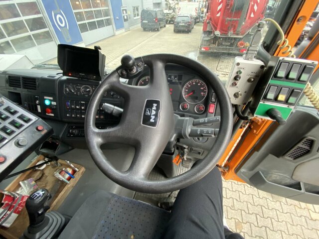 MAN TGA 26.430 6x2-2 LL - سياره كنس شوارع: صور 2 MAN TGA 26.430 6x2-2 LL - سياره كنس شوارع: صور 2
