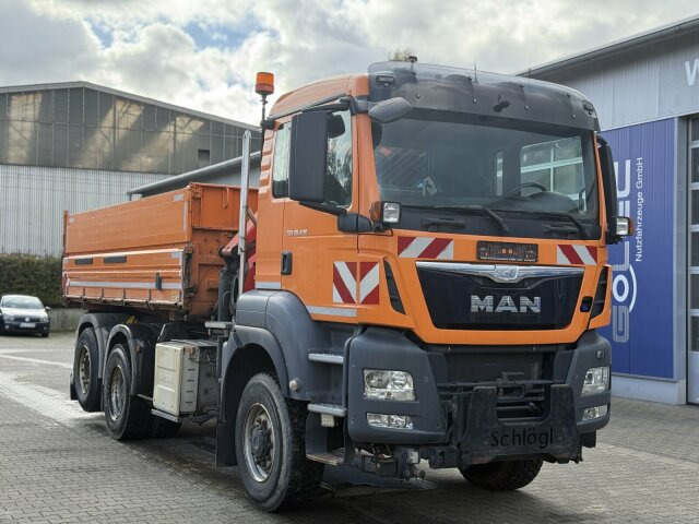 MAN TGS 28.400 6x4-4 Kipper Kran Palfinger PK9002 - قلابات, شاحنة كرين: صور 1 MAN TGS 28.400 6x4-4 Kipper Kran Palfinger PK9002 - قلابات, شاحنة كرين: صور 1
