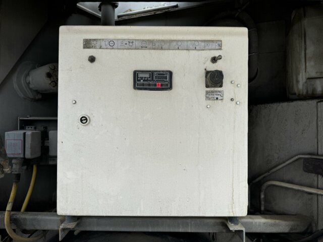 مضخة خرسانة Mercedes-Benz ACTROS 3240 8x4 Betonpumpe PUTZMEISTER BSF 42 M: صور 6 مضخة خرسانة Mercedes-Benz ACTROS 3240 8x4 Betonpumpe PUTZMEISTER BSF 42 M: صور 6