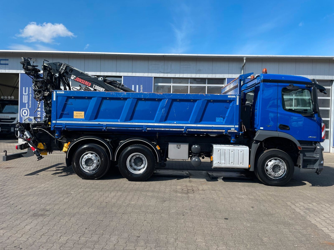 Mercedes-Benz AROCS 2536 6x2*4 Kipper Kran HIAB - قلابات, شاحنة كرين: صور 2 Mercedes-Benz AROCS 2536 6x2*4 Kipper Kran HIAB - قلابات, شاحنة كرين: صور 2