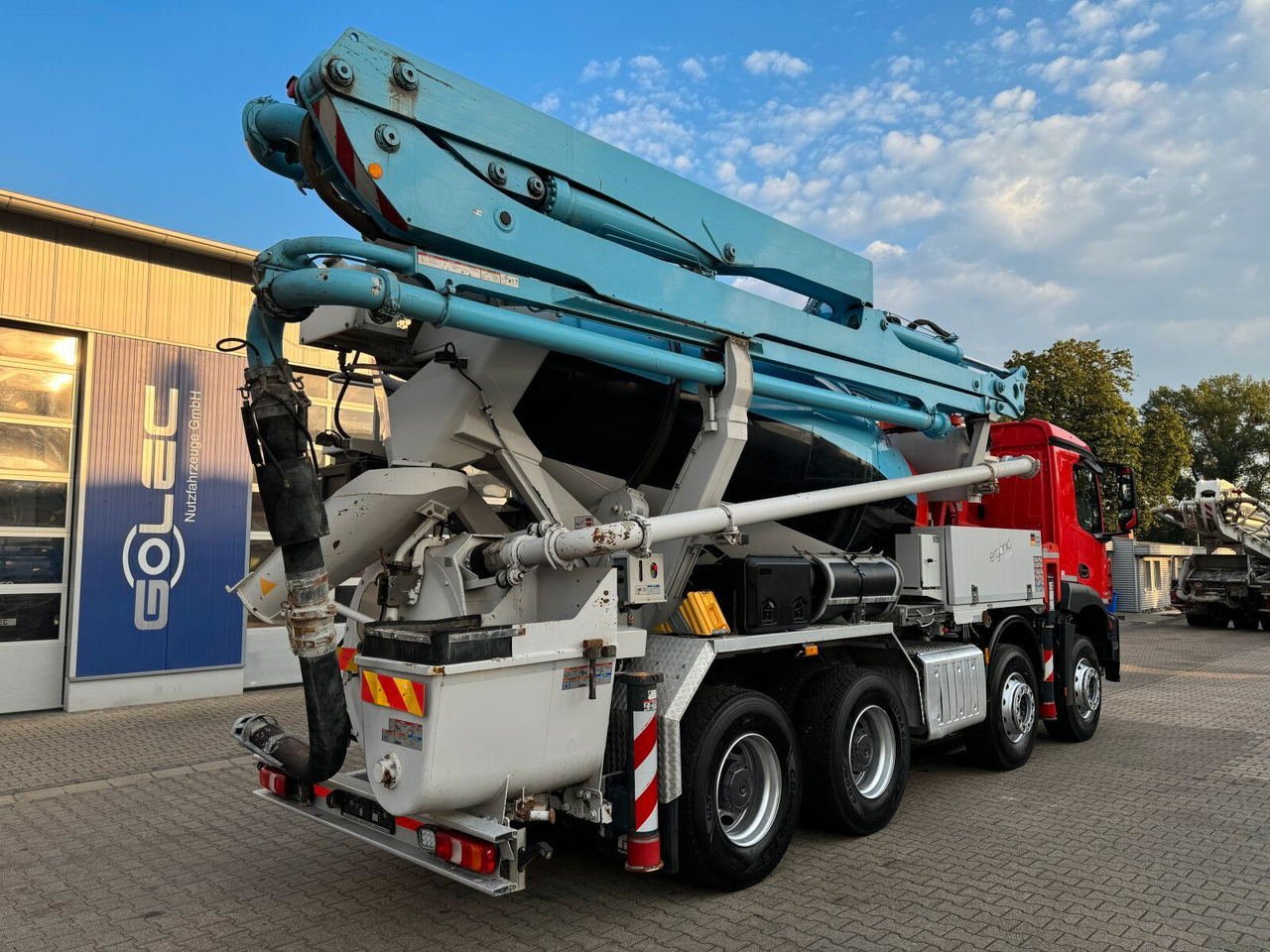 Mercedes-Benz AROCS 3243 8x4 Euro 6 Pumi Putzmeister TMM 24-3 - مضخة خرسانة: صور 5 Mercedes-Benz AROCS 3243 8x4 Euro 6 Pumi Putzmeister TMM 24-3 - مضخة خرسانة: صور 5