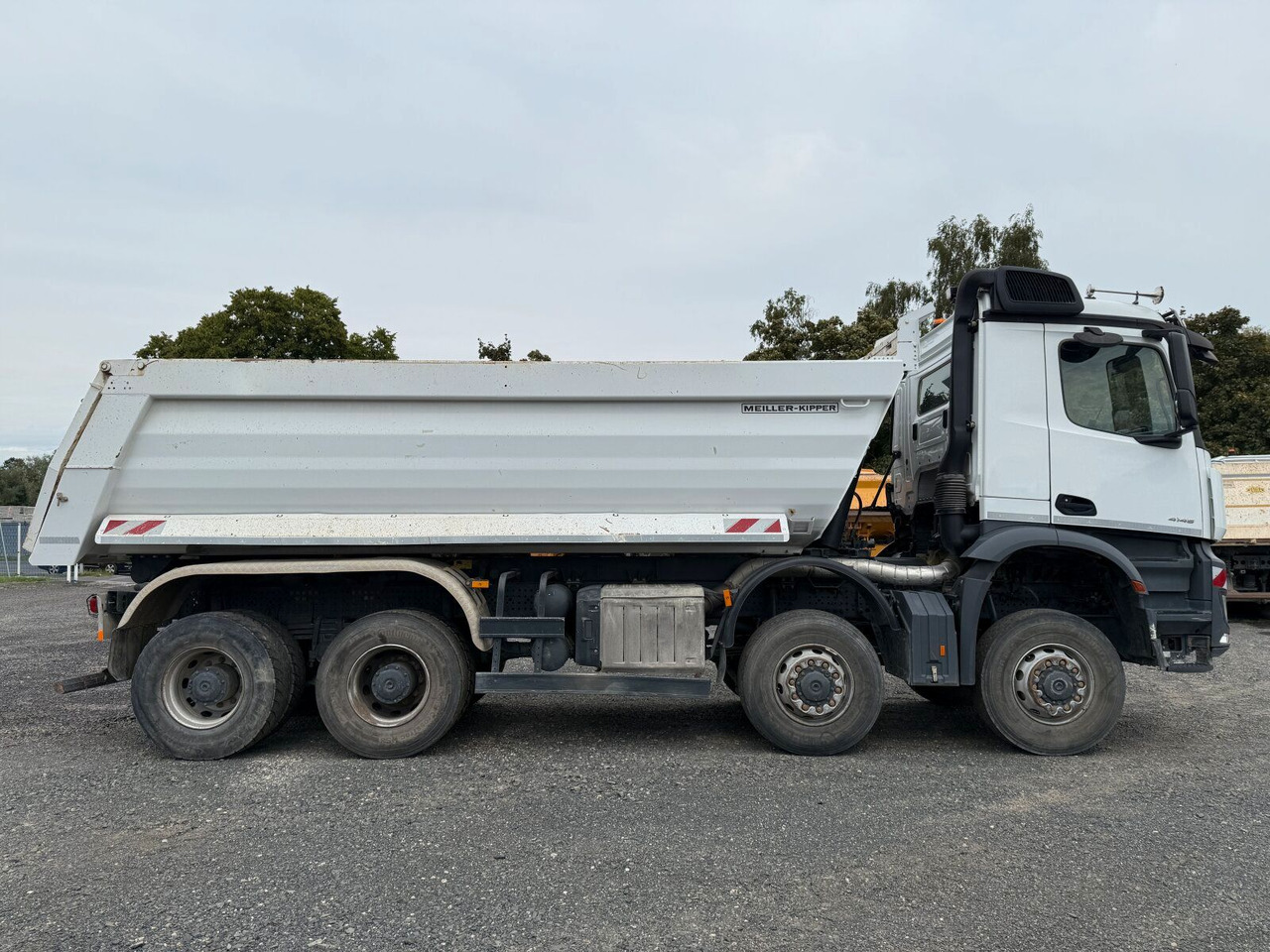 Mercedes-Benz AROCS 4145 8x8 Meiller Muldenkipper - قلابات: صور 3 Mercedes-Benz AROCS 4145 8x8 Meiller Muldenkipper - قلابات: صور 3