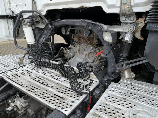 Mercedes-Benz Actros 1845 LS Sattelzugmaschine 4x2 - شاحنة جرار: صور 3 Mercedes-Benz Actros 1845 LS Sattelzugmaschine 4x2 - شاحنة جرار: صور 3