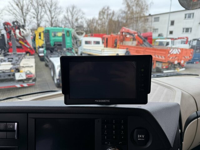 Mercedes-Benz Actros 4x2 Pritsche Plane Laderampe + Anhänger - شاحنة ستارة: صور 5 Mercedes-Benz Actros 4x2 Pritsche Plane Laderampe + Anhänger - شاحنة ستارة: صور 5