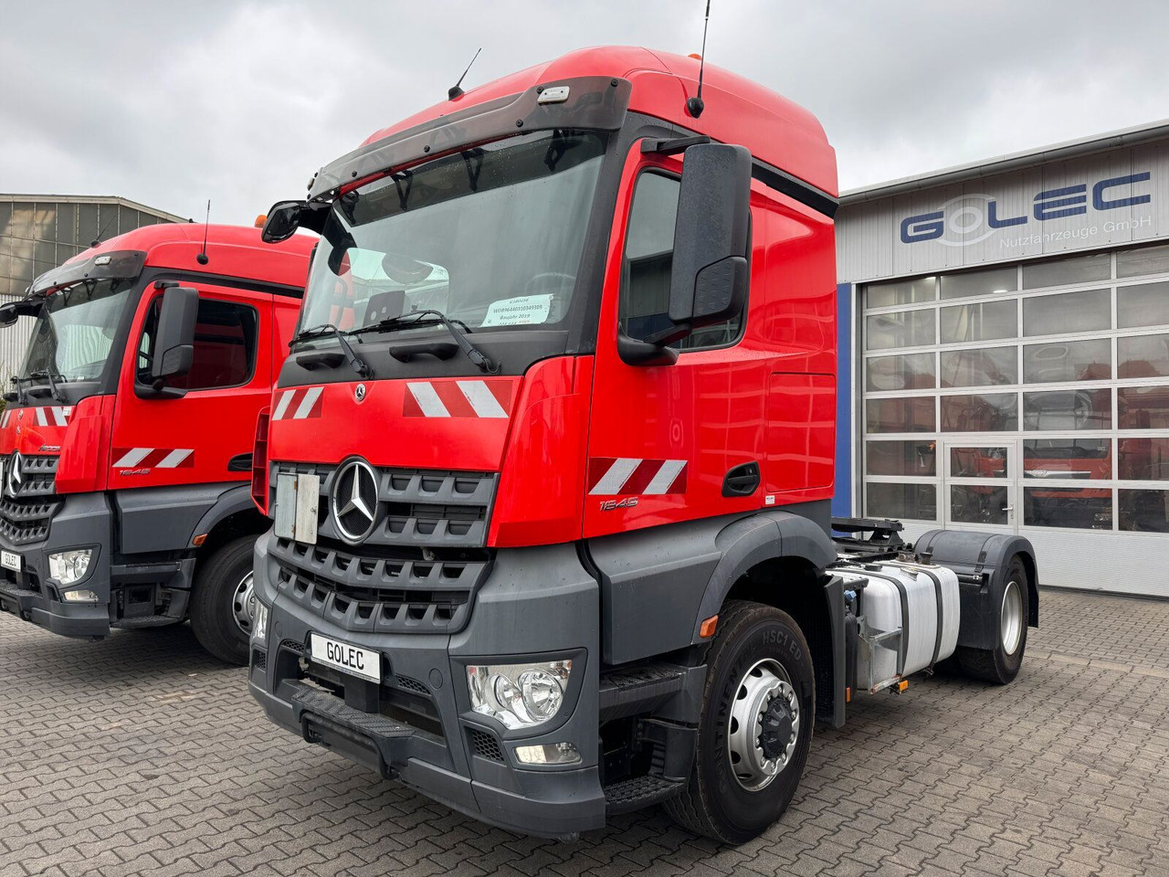 Mercedes-Benz Arocs 1845 LS 4x4 HAD *Kipphyd. Euro6 Blatt/Luft - شاحنة جرار: صور 2 Mercedes-Benz Arocs 1845 LS 4x4 HAD *Kipphyd. Euro6 Blatt/Luft - شاحنة جرار: صور 2