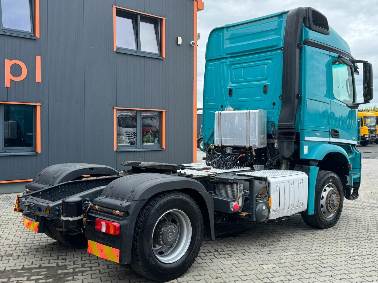 Mercedes-Benz Arocs 2142 4x4H SZM Euro 6 Kipphydraulik - شاحنة جرار: صور 5 Mercedes-Benz Arocs 2142 4x4H SZM Euro 6 Kipphydraulik - شاحنة جرار: صور 5