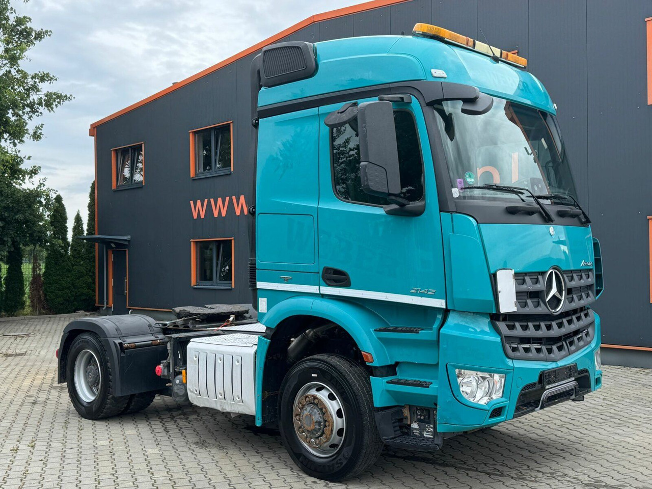 Mercedes-Benz Arocs 2142 4x4H SZM Euro 6 Kipphydraulik - شاحنة جرار: صور 1 Mercedes-Benz Arocs 2142 4x4H SZM Euro 6 Kipphydraulik - شاحنة جرار: صور 1