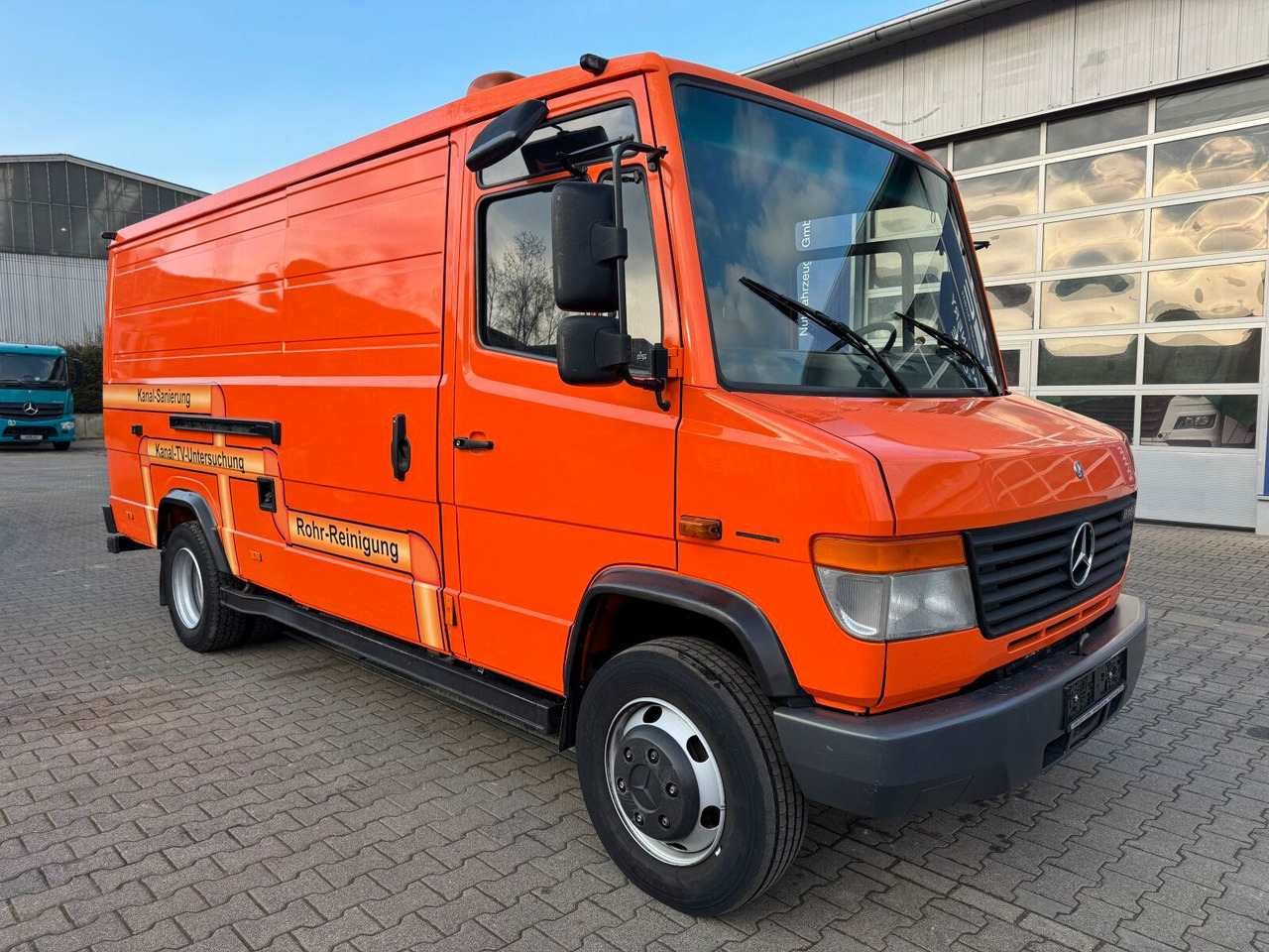 Mercedes-Benz Vario 818D Kanalreiniger Rockstroh Drain Jet 100 - فراغ شاحنة: صور 1 Mercedes-Benz Vario 818D Kanalreiniger Rockstroh Drain Jet 100 - فراغ شاحنة: صور 1