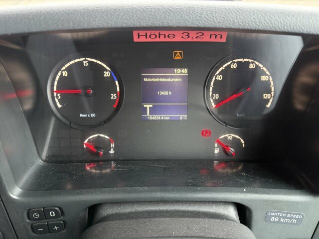 Scania P230 Kehrmaschine Johnston VT605- 6 M³ - سياره كنس شوارع: صور 3 Scania P230 Kehrmaschine Johnston VT605- 6 M³ - سياره كنس شوارع: صور 3