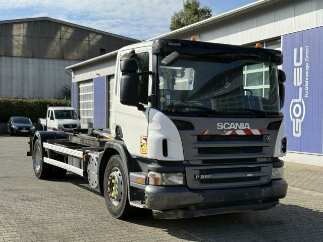Scania P280 4x2 Abrollkipper Palfinger Knickhaken T15A - شاحنة ذات الخطاف: صور 1 Scania P280 4x2 Abrollkipper Palfinger Knickhaken T15A - شاحنة ذات الخطاف: صور 1