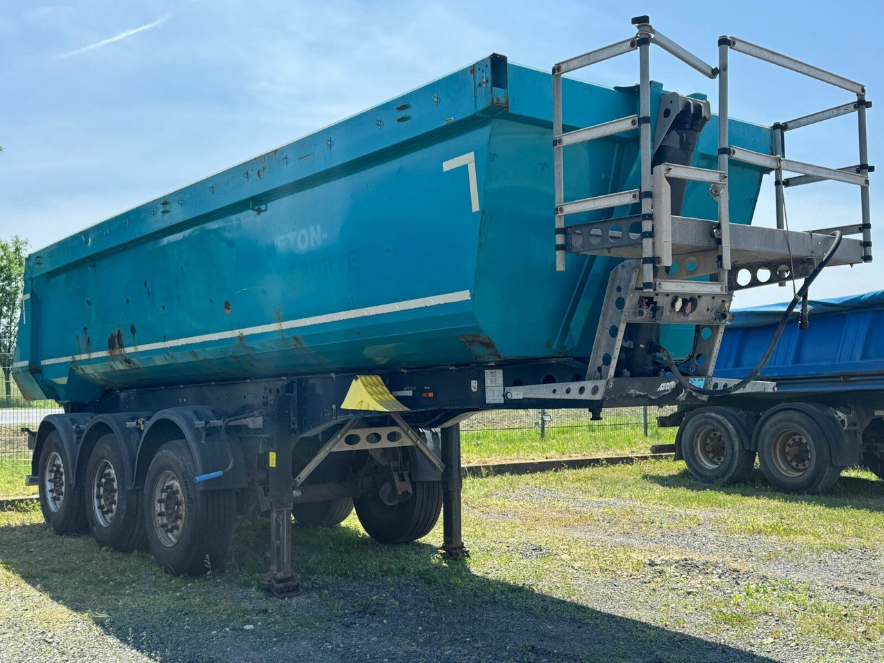 Schmitz Cargobull SKI 24 SL7.2 Kippauflieger 3 Achse - قلابة نصف مقطورة: صور 3 Schmitz Cargobull SKI 24 SL7.2 Kippauflieger 3 Achse - قلابة نصف مقطورة: صور 3