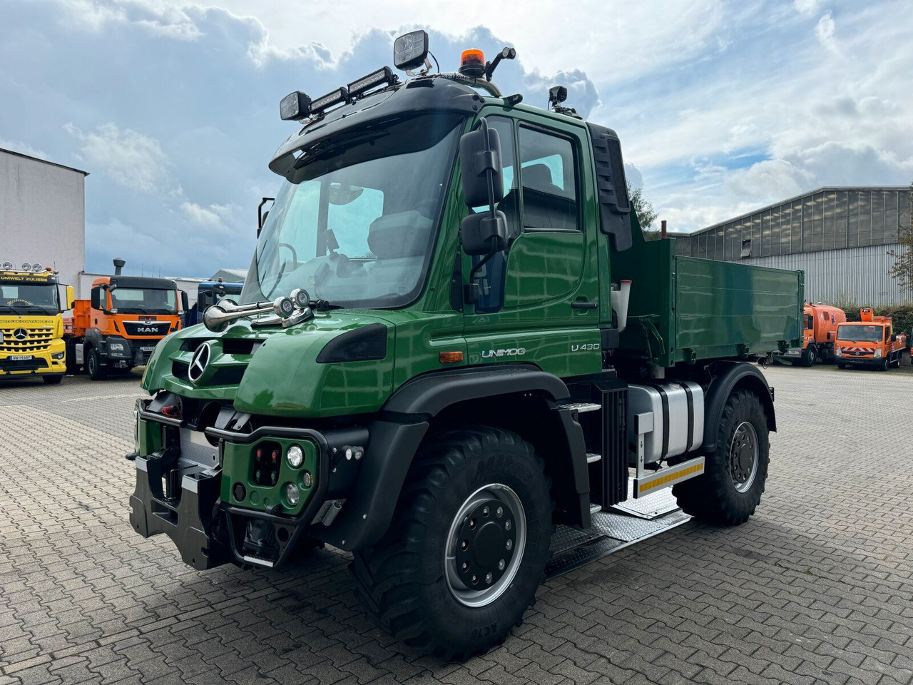 Unimog U430 Kipper mit Reifendruckregelanlage - قلابات: صور 3 Unimog U430 Kipper mit Reifendruckregelanlage - قلابات: صور 3