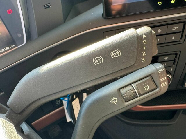 Volvo FH16 750 8X4 Holztransport Alukar TOP! - شاحنة قطع الأشجار: صور 3 Volvo FH16 750 8X4 Holztransport Alukar TOP! - شاحنة قطع الأشجار: صور 3