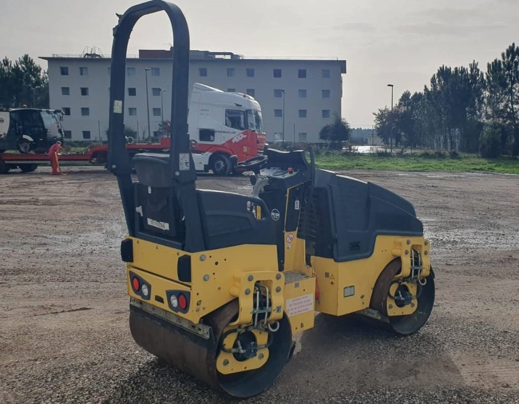 Bomag BW 100 AD M-5 - مدحلة الأسفلت: صور 2 Bomag BW 100 AD M-5 - مدحلة الأسفلت: صور 2