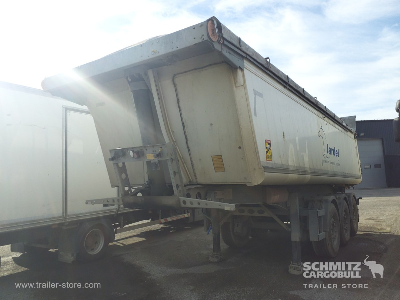 SCHMITZ Tipper Alu-square sided body 24m³ - قلابة نصف مقطورة: صور 3 SCHMITZ Tipper Alu-square sided body 24m³ - قلابة نصف مقطورة: صور 3