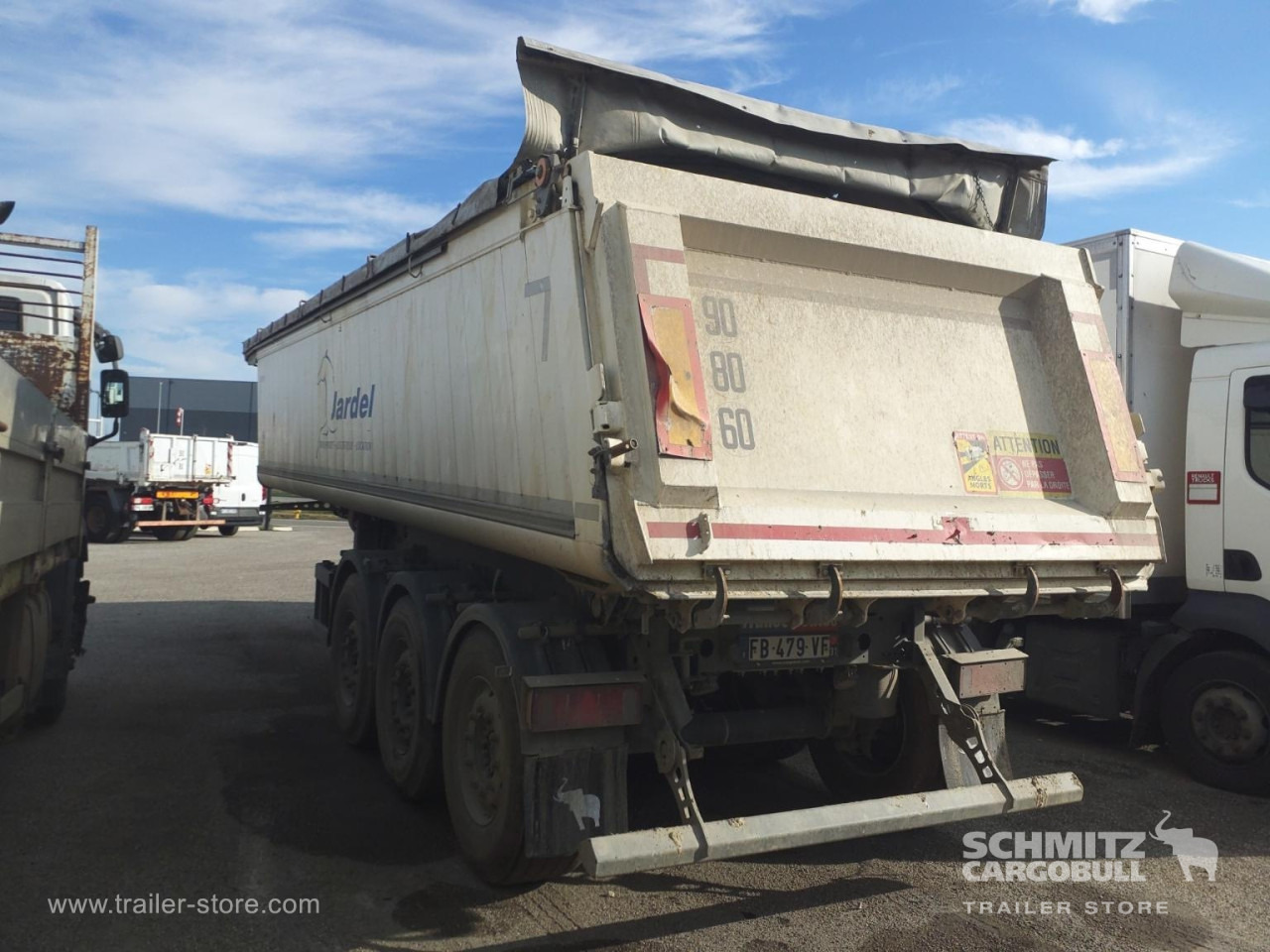 SCHMITZ Tipper Alu-square sided body 24m³ - قلابة نصف مقطورة: صور 2 SCHMITZ Tipper Alu-square sided body 24m³ - قلابة نصف مقطورة: صور 2
