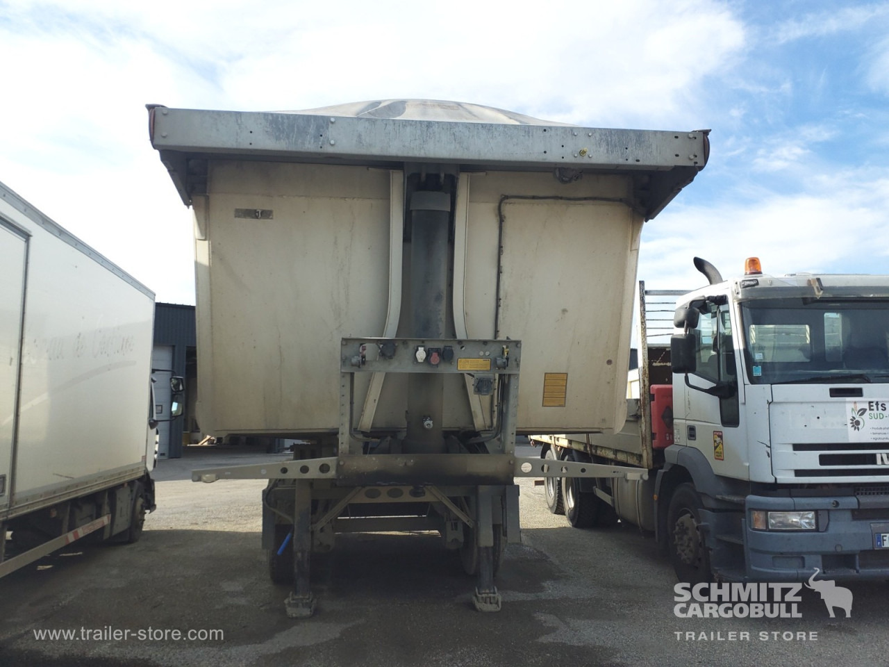 SCHMITZ Tipper Alu-square sided body 24m³ - قلابة نصف مقطورة: صور 5 SCHMITZ Tipper Alu-square sided body 24m³ - قلابة نصف مقطورة: صور 5