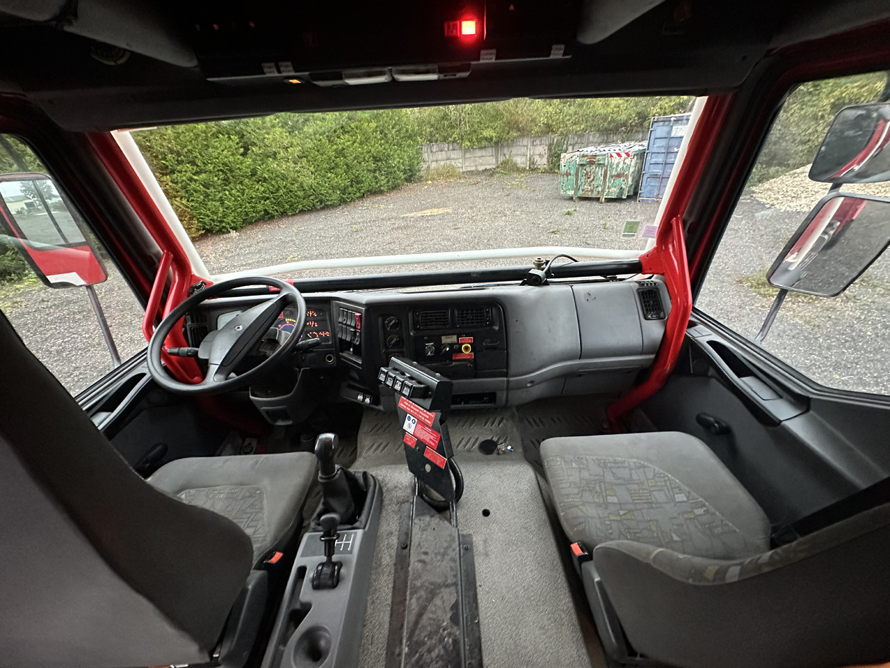 المطافئ RENAULT Midlum 220 4x4: صور 17
