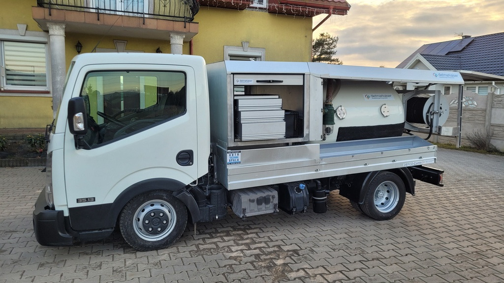 Nissan Cabstar COMBI Kanalreiniger VAAVUM CLEANER - فراغ شاحنة: صور 2 Nissan Cabstar COMBI Kanalreiniger VAAVUM CLEANER - فراغ شاحنة: صور 2