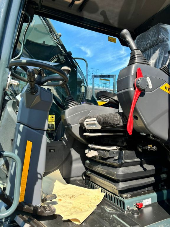 Hyundai HW160A - حفارة على عجلات: صور 5 Hyundai HW160A - حفارة على عجلات: صور 5