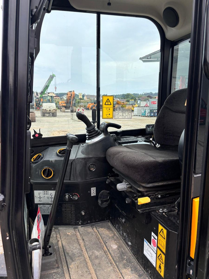 JCB 19C-1 - حفارة مصغرة: صور 5 JCB 19C-1 - حفارة مصغرة: صور 5