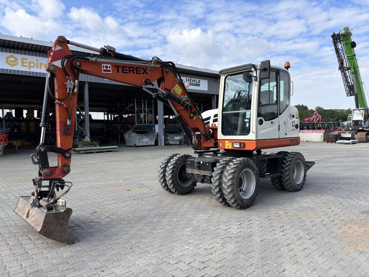 Terex TW 75 - حفارة على عجلات: صور 1 Terex TW 75 - حفارة على عجلات: صور 1