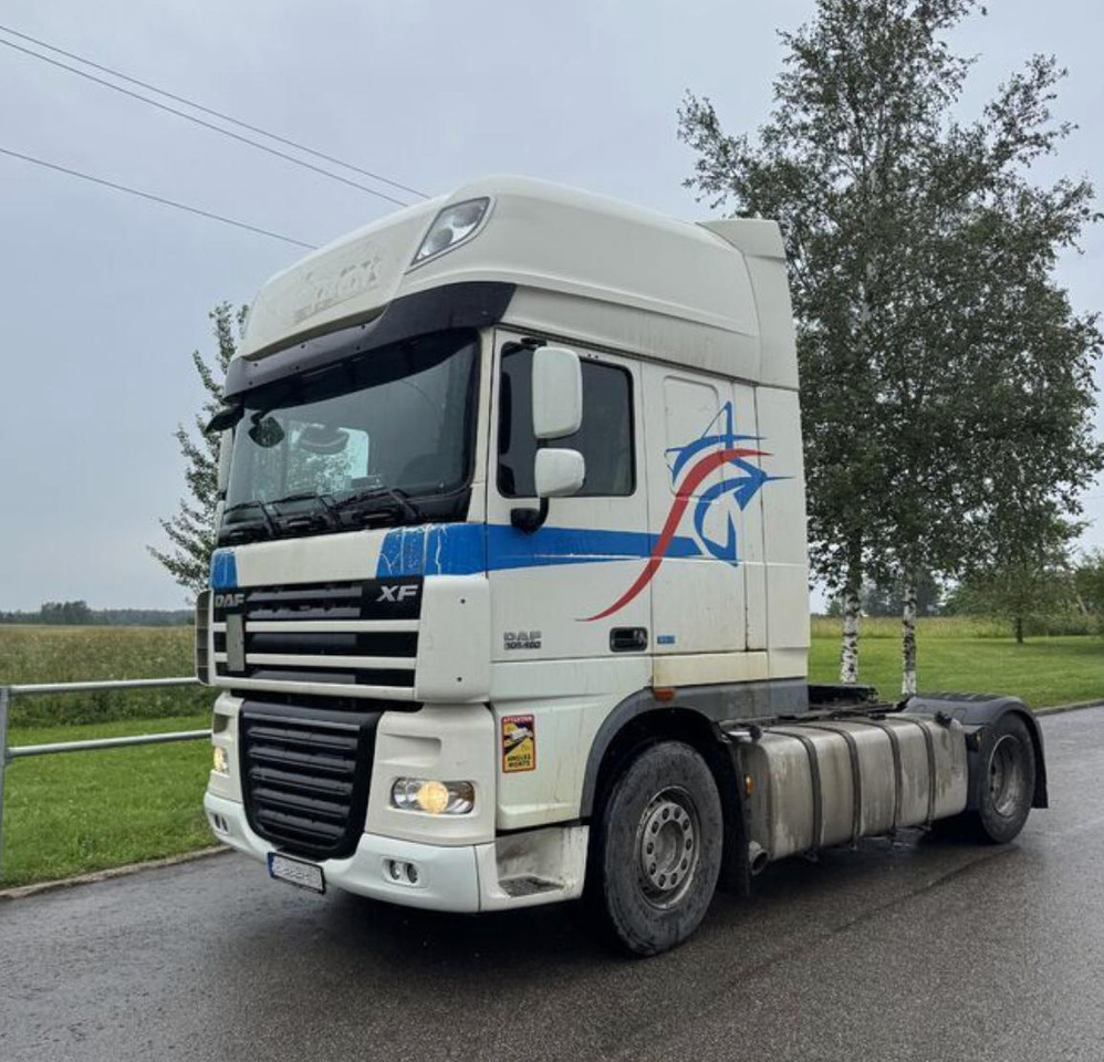 DAF XF 105.460 - شاحنة جرار: صور 1 DAF XF 105.460 - شاحنة جرار: صور 1