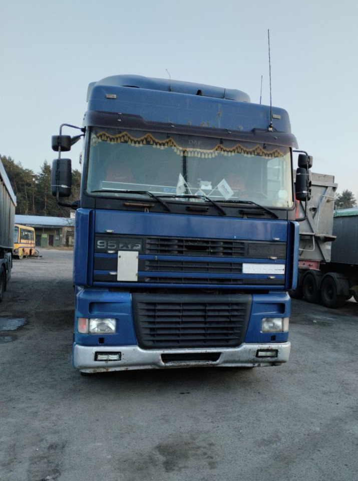 DAF XF 95.380 - شاحنة جرار: صور 2 DAF XF 95.380 - شاحنة جرار: صور 2