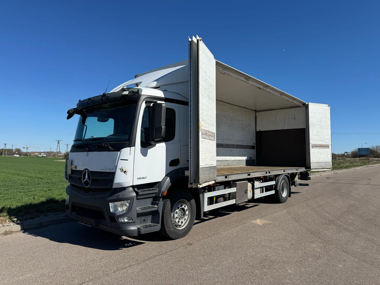 MERCEDES-BENZ ANTOS 1830 - بصندوق مغلق شاحنة: صور 2 MERCEDES-BENZ ANTOS 1830 - بصندوق مغلق شاحنة: صور 2