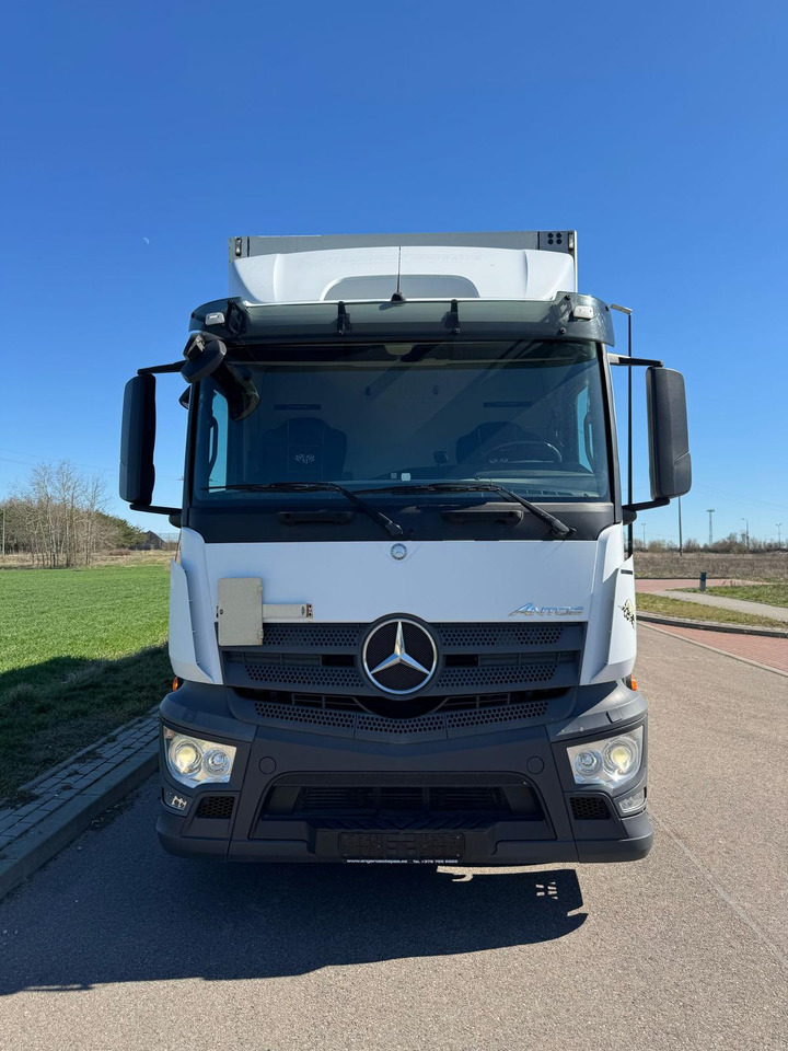 MERCEDES-BENZ ANTOS 1830 - بصندوق مغلق شاحنة: صور 3 MERCEDES-BENZ ANTOS 1830 - بصندوق مغلق شاحنة: صور 3