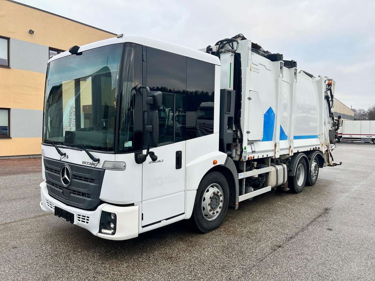 MERCEDES-BENZ ECONIC 2630 - شاحنة القمامة: صور 4 MERCEDES-BENZ ECONIC 2630 - شاحنة القمامة: صور 4