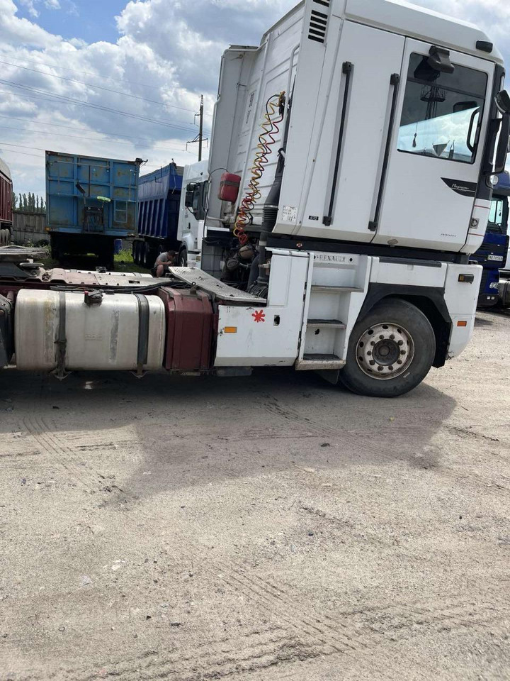 RENAULT Magnum 470 - شاحنة جرار: صور 5 RENAULT Magnum 470 - شاحنة جرار: صور 5