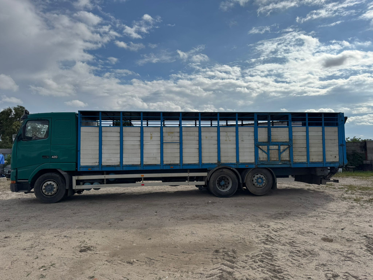 VOLVO FH12.420 - شاحنات مسطحة: صور 4 VOLVO FH12.420 - شاحنات مسطحة: صور 4