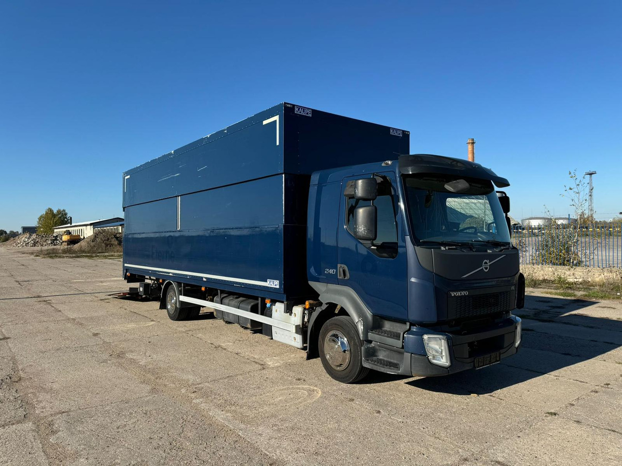 VOLVO FL 240 - بصندوق مغلق شاحنة: صور 1 VOLVO FL 240 - بصندوق مغلق شاحنة: صور 1