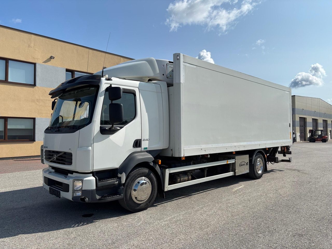 VOLVO FL240 - مبردة شاحنة: صور 3 VOLVO FL240 - مبردة شاحنة: صور 3