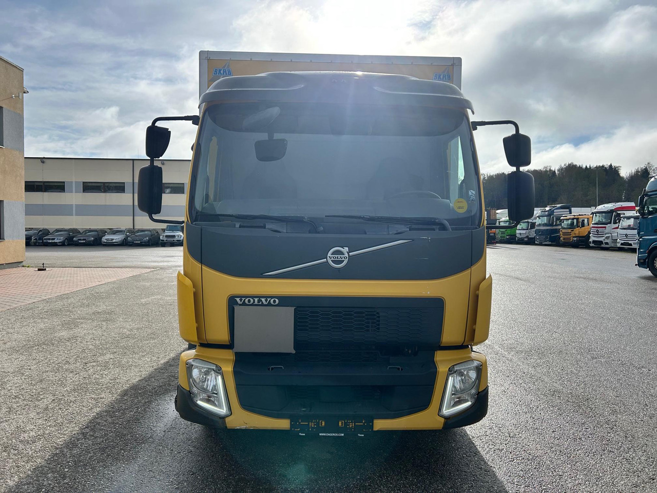 VOLVO FL250 - بصندوق مغلق شاحنة: صور 4 VOLVO FL250 - بصندوق مغلق شاحنة: صور 4