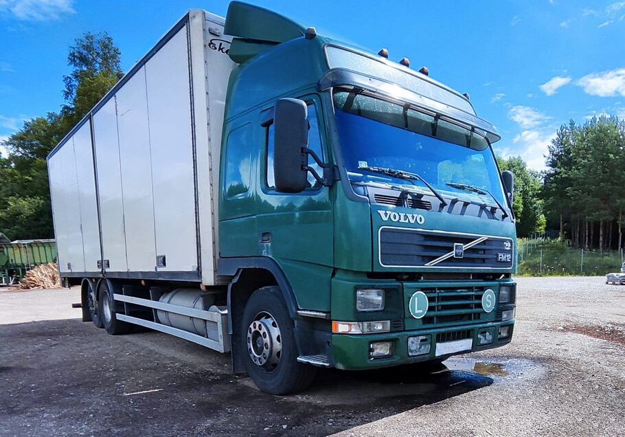 VOLVO FM12 - بصندوق مغلق شاحنة: صور 1 VOLVO FM12 - بصندوق مغلق شاحنة: صور 1