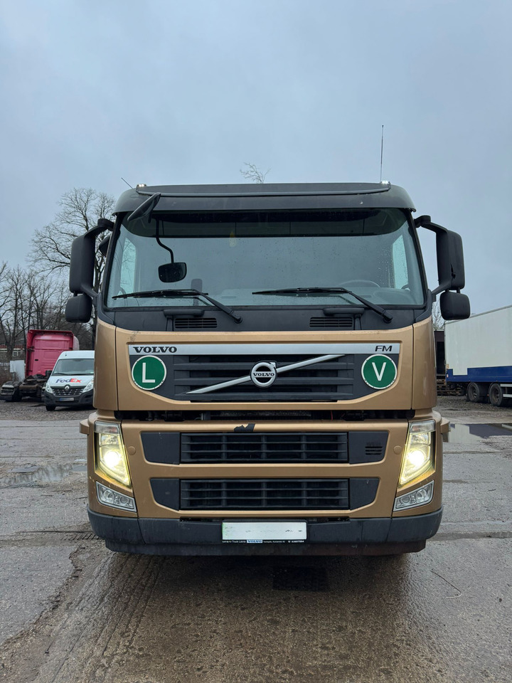 VOLVO FM450 - شاحنة صهريج: صور 3 VOLVO FM450 - شاحنة صهريج: صور 3