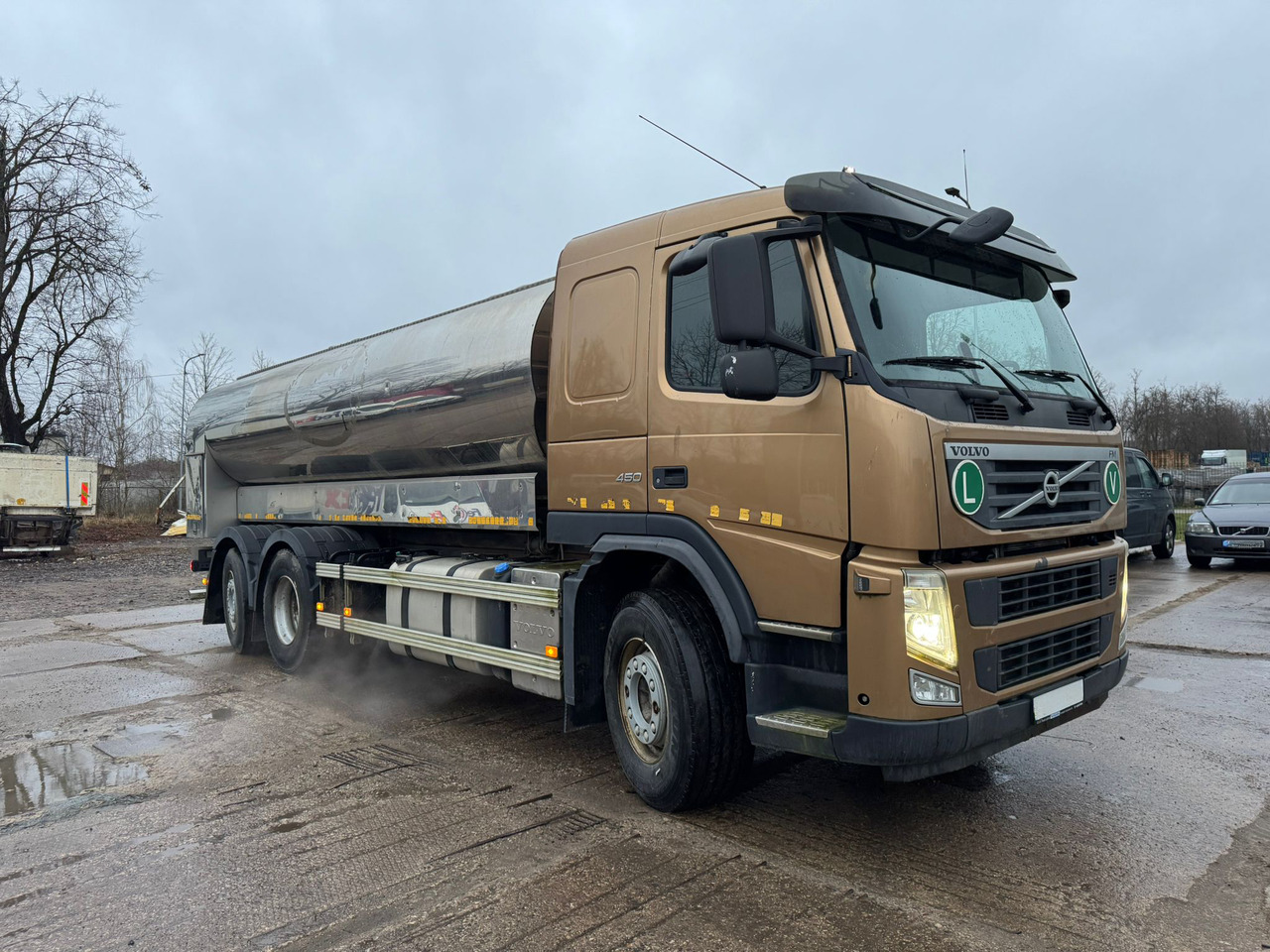 VOLVO FM450 - شاحنة صهريج: صور 1 VOLVO FM450 - شاحنة صهريج: صور 1