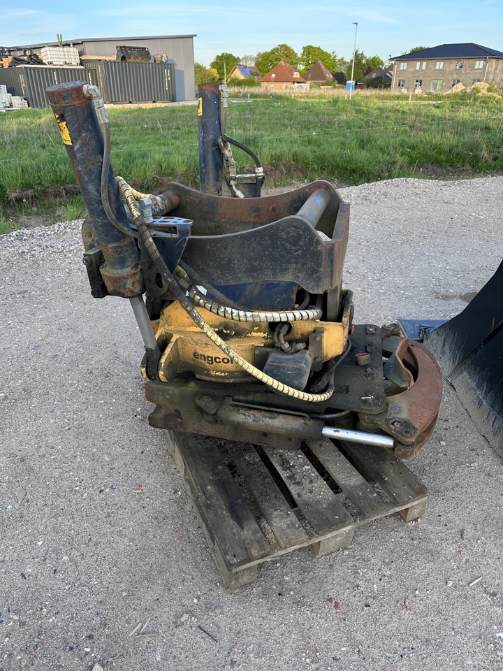 ENGCON EC 30 - S80 GR30 -S80 - SVAB Engcon Rototilt - Tiltrotator - مُلحق الحفار الدوار: صور 1 ENGCON EC 30 - S80 GR30 -S80 - SVAB Engcon Rototilt - Tiltrotator - مُلحق الحفار الدوار: صور 1