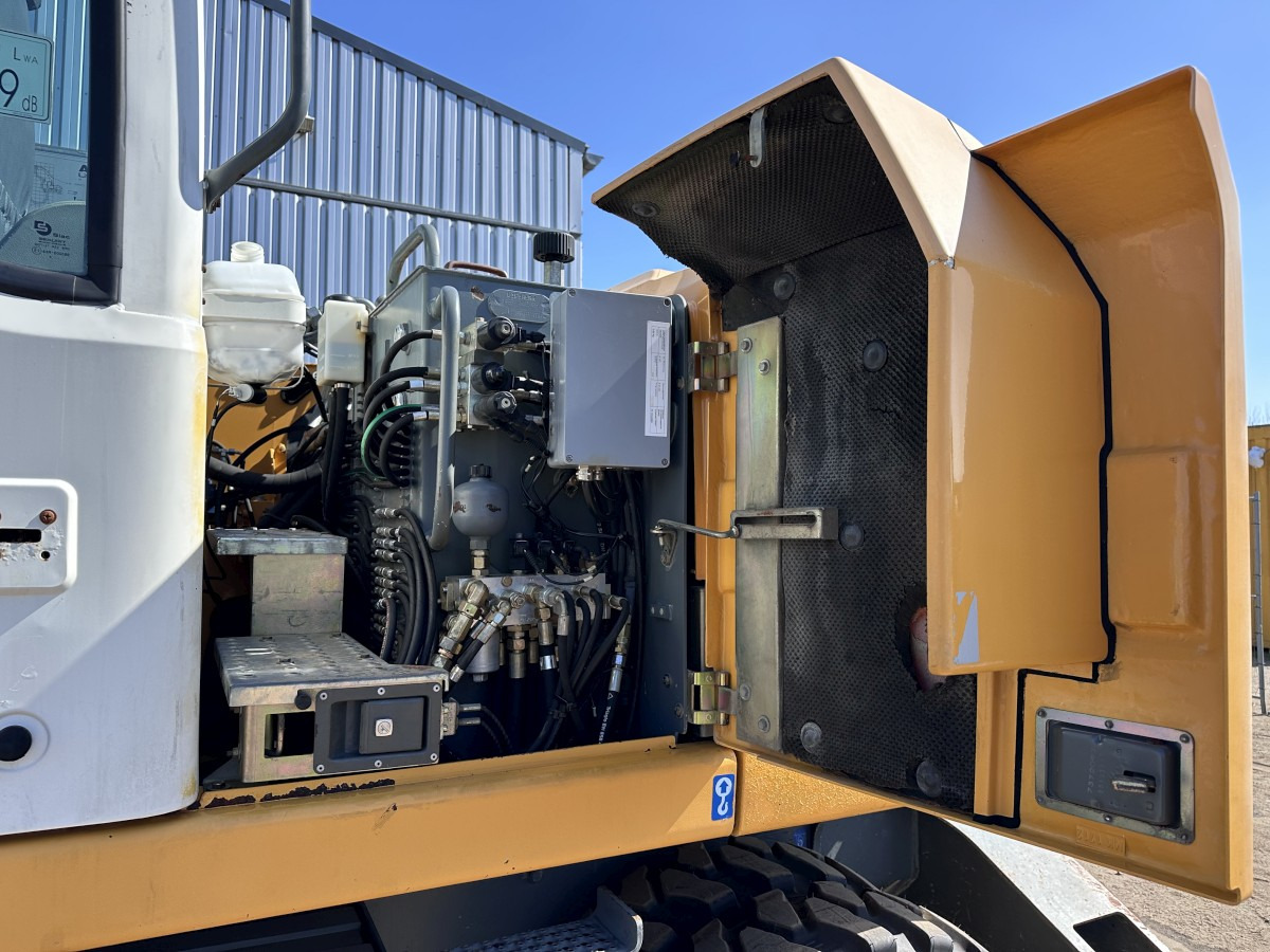 حفارة على عجلات LIEBHERR A 314 All hydr. lines SW 33- 30 Km/h: صور 24
